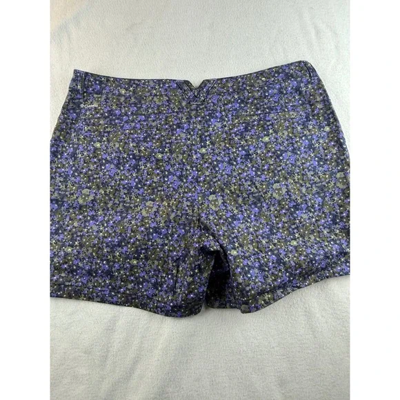 Columbia Floral Print Shorts Women's Size 16 Cotton Casual Blue Green - Picture 7 of 7